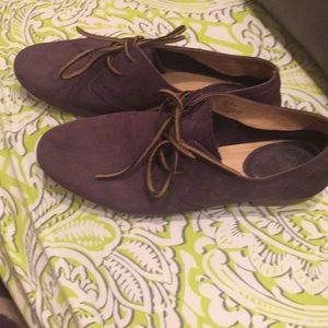 Purple Frye women’s Oxford style loafers